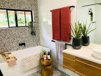 Highgrove Bathrooms - West Gosford image 1